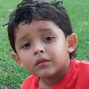 Meet your Posher, Mario rodriguez cria